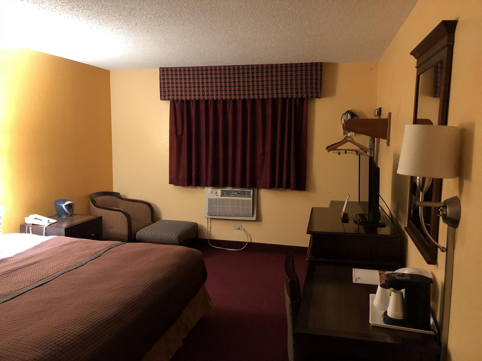 Magnuson Hotel Fort Wayne North - Coliseum Extérieur photo