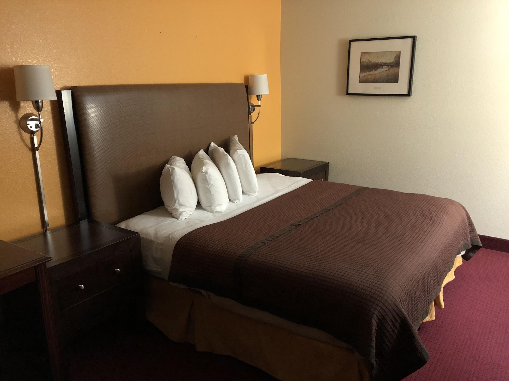 Magnuson Hotel Fort Wayne North - Coliseum Extérieur photo